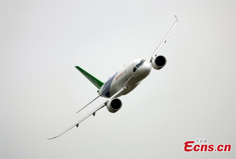 C919, newly-coated AG600M make debut at Airshow China 2022