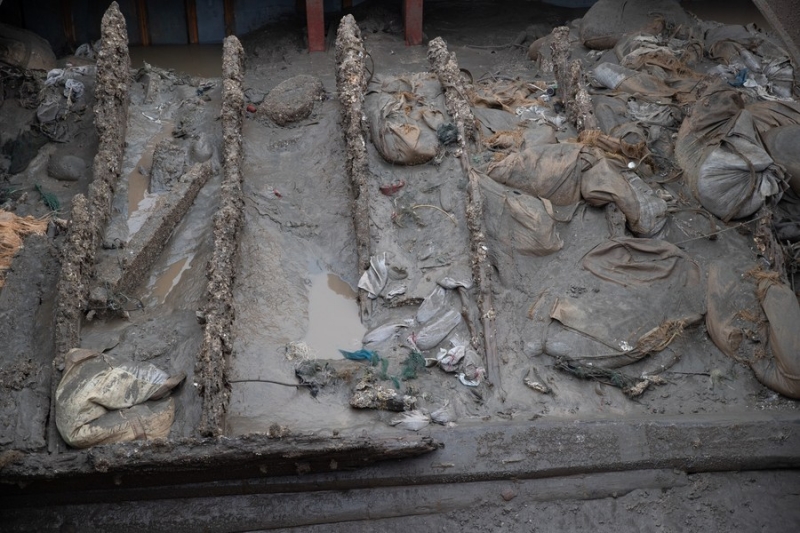 ?να ναυ?γιο τη? δυναστε?α? Τσινγκ ανασ?ρθηκε στη Σαγκ?η