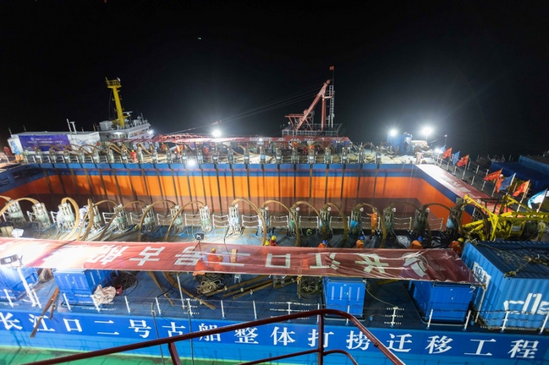 ?να ναυ?γιο τη? δυναστε?α? Τσινγκ ανασ?ρθηκε στη Σαγκ?η