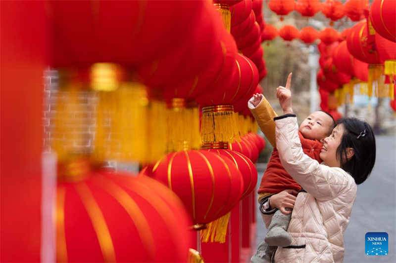 Οι Κιν?ζοι γιορτ?ζουν το Φεστιβ?λ των Φαναρι?ν