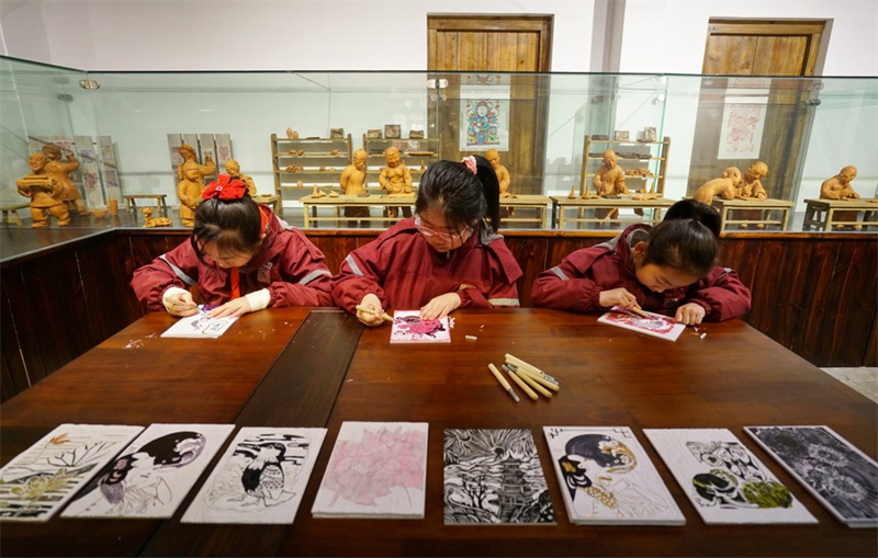 Η τ?χνη τη? πρωτοχρονι?τικη? ξυλοτυπ?α? Γουτσι?νγκ απ? το Χεμπ?ι, Β.Κ?να