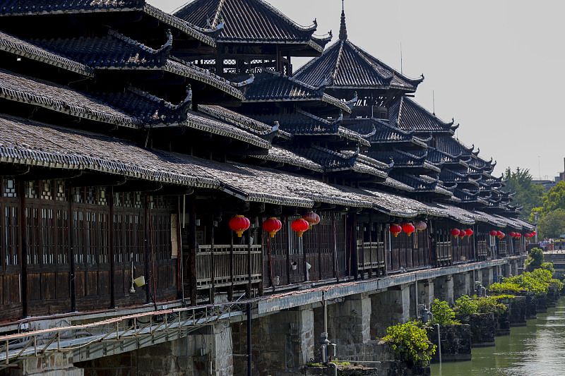 Η αρχα?α γ?φυρα εξυπηρετε? απ? την αρχαι?τητα ?ω? τη σ?γχρονη εποχ?