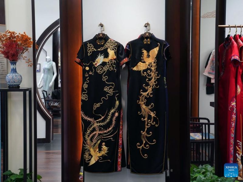 Φωτογραφικ? ?λμπουμ για τα Λονγκφ?νγκ Τσεονγκσ?μ τη? Σαγκ?η?