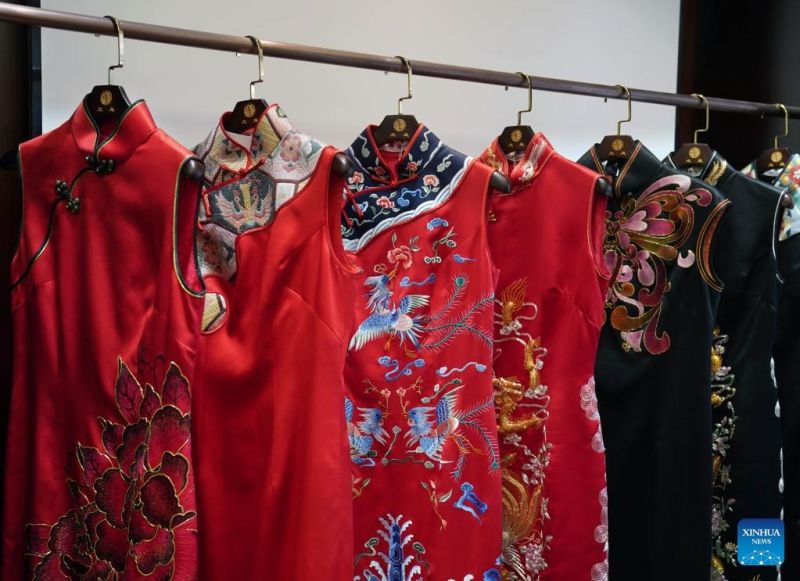 Φωτογραφικ? ?λμπουμ για τα Λονγκφ?νγκ Τσεονγκσ?μ τη? Σαγκ?η?