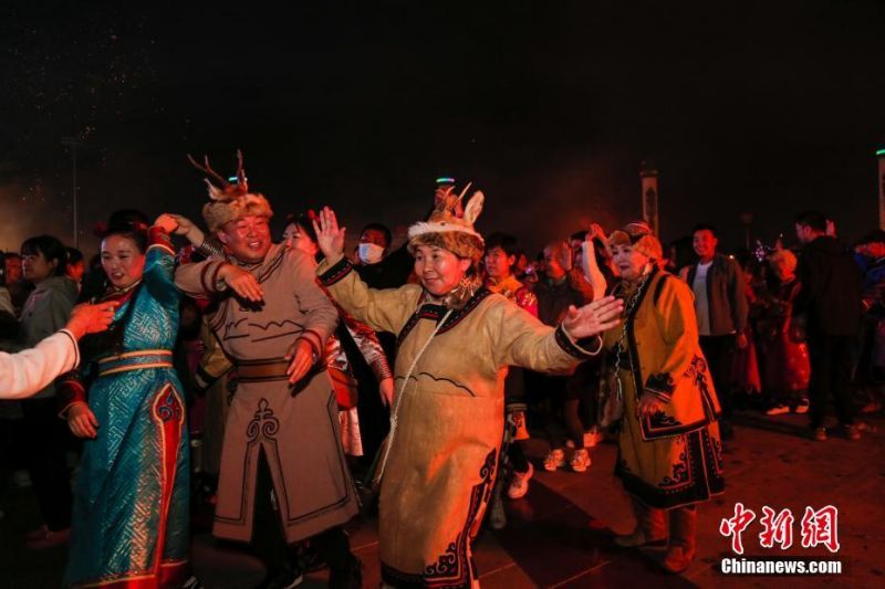 Το Φεστιβ?λ τη? Φωτι?? φ?ρνει τουρισμ? στου? Οροτσ?ν