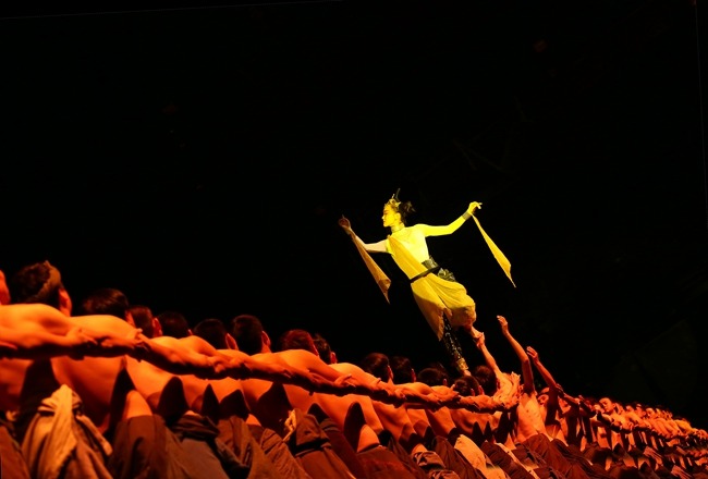 Χ?λια χρ?νια με μια ματι?, στο Ντουνχου?νγκ ε?δα το