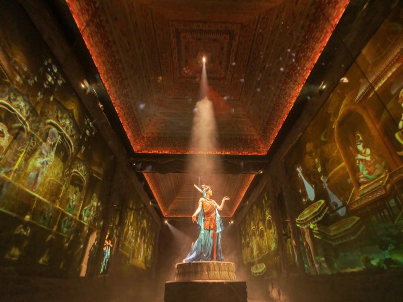 Διαδραστικ? παρ?σταση ζωντανε?ει τι? τοιχογραφ?ε? των Σπηλα?ων Μογκ?ο