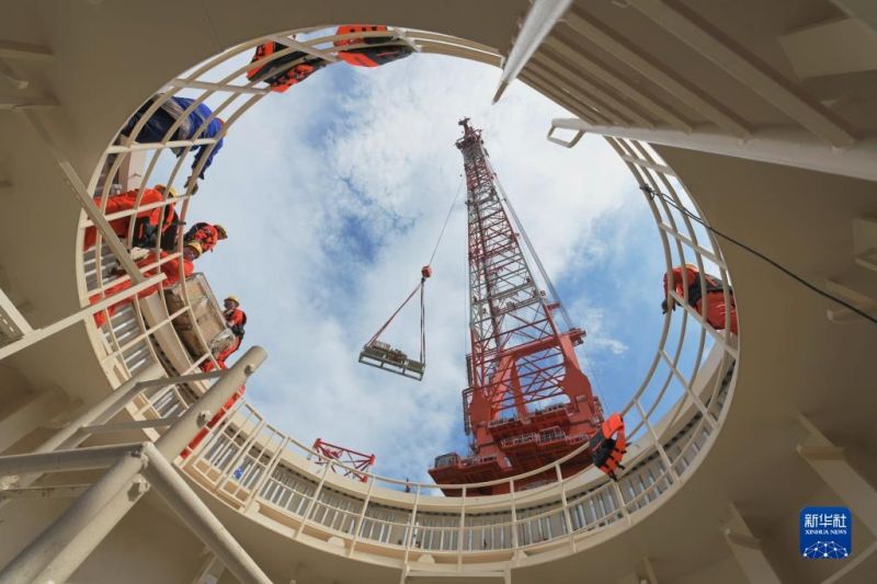 Η Κ?να ξεκιν? την εγκατ?σταση γιγαντια?α? ανεμογενν?τρια?