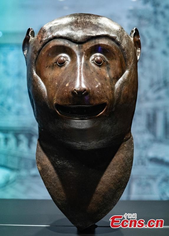 Τ?σσερι??πρωτ?τυπε??κεφαλ???του ζωδιακο? κ?κλου απ? τον κ?πο Γιου?νμινγκ εκτ?θενται στο Χονγκ Κονγκ