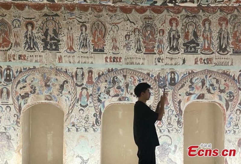 ?κθεση για το Πνε?μα του Δρ?μου του Μεταξιο? με κειμ?λια απ? το Ντουνχου?νγκ