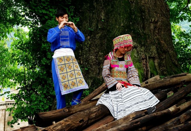 Τσινγκτζ?ν, Γκουε?τζ?ου: πρ?σινα βουν? και πρ?σινα νερ? κρ?βουν στο