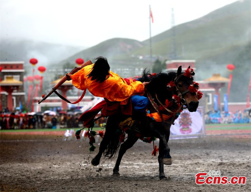 Φεστιβ?λ ιπποδρομι?ν στο Τσινγκχ?ι