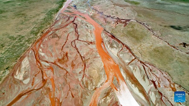 Γεωγραφικ? θα?μα στην περιοχ??των πηγ?ν του ποταμο? Γιανγκτσ? στην επαρχ?α Τσινγκχ?? τη? βορειοδυτικ?? Κ?να?