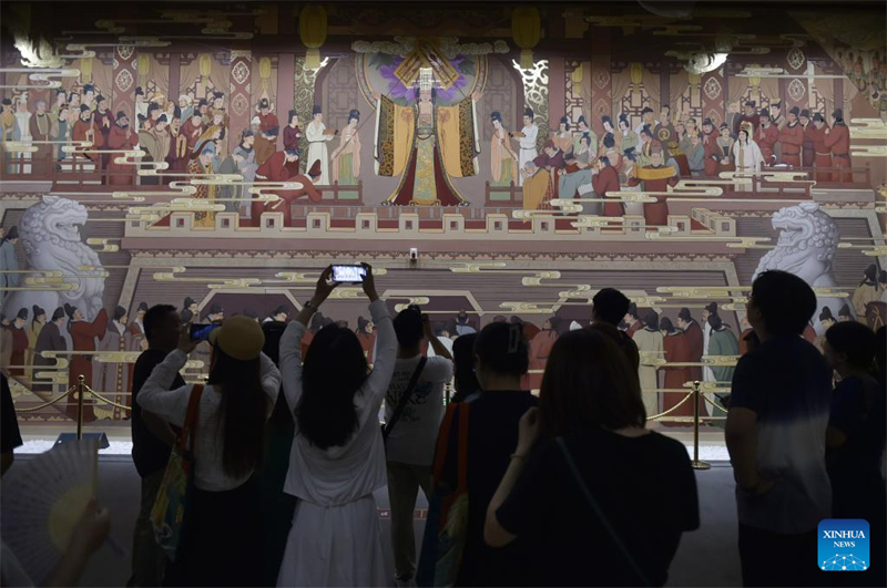 Νυχτεριν? ?ποψη του μουσε?ου τη? τοποθεσ?α? Γινγκτιενμ?ν στο Λουογι?νγκ