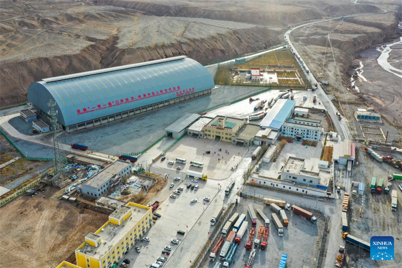 Το Κασγκ?ρ του Σιντζι?νγκ γνωρ?ζει ταχε?α αν?πτυξη ω? π?λη ανο?γματο?