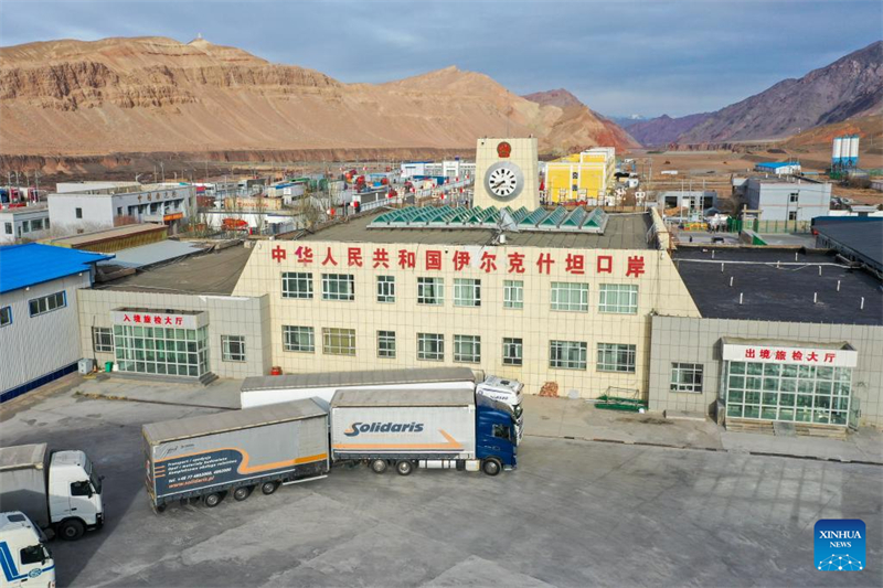 Το Κασγκ?ρ του Σιντζι?νγκ γνωρ?ζει ταχε?α αν?πτυξη ω? π?λη ανο?γματο?