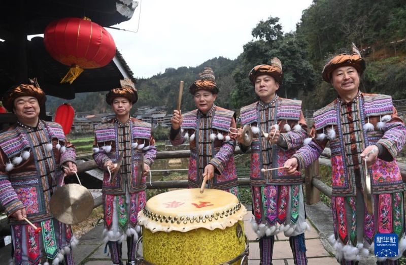 Στην?κομητε?α Σαντζι?νγκ τη? επαρχ?α? Γκουανγκσ? η ατμ?σφαιρα για το?Κινεζικ? ν?ο ?το? γ?νεται ολο?να και πιο πανηγυρικ?