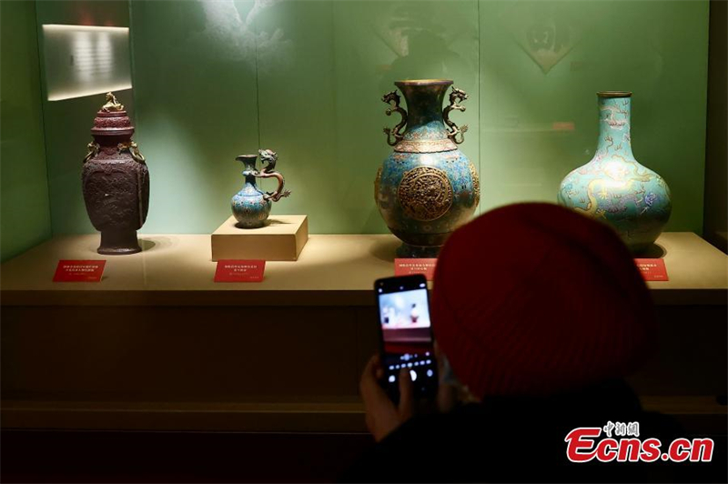 Ειδικ? ?κθεση με θ?μα τον δρ?κο στα Θεριν? Αν?κτορα