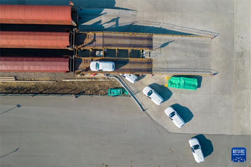 Η επαρχ?α Χε?λονγτζι?νγκ εγκαινι?ζει την εμπορευματικ? αμαξοστοιχ?α JSQ απ? την π?λη Χαρμπ?ν στην Ευρ?πη