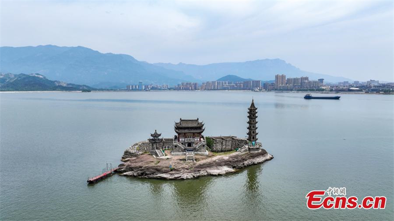 Η μεγαλ?τερη λ?μνη γλυκο? νερο? τη? Κ?να? βλ?πει το επ?πεδο του νερο? να αυξ?νεται