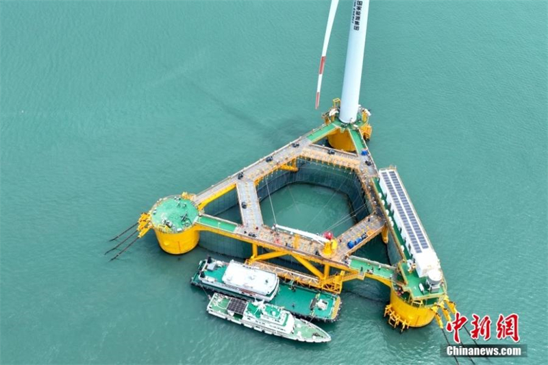 Αιολικ? π?ρκο ανοικτ?? θ?λασσα? συνδεδεμ?νο με δ?κτυο παραγωγ?? ηλεκτρικ?? εν?ργεια?