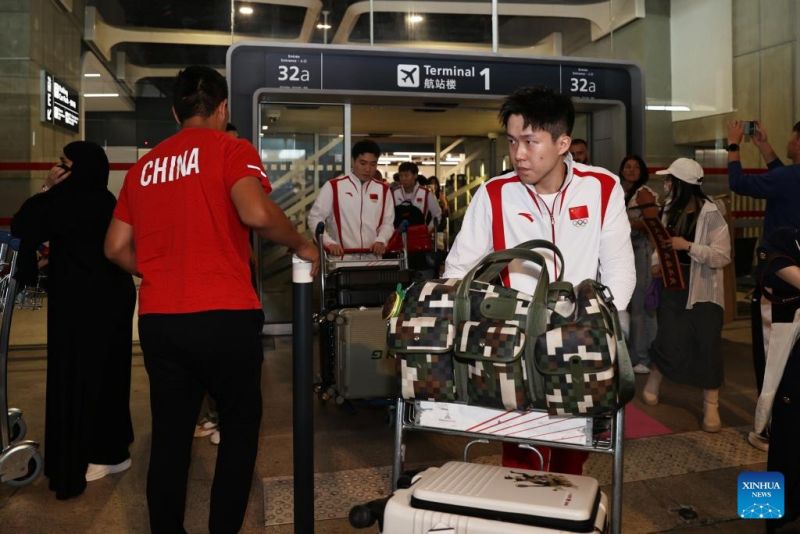 Η κινεζικ? ομ?δα πινγκ πονγκ ?φτασε?στο?αεροδρ?μιο Σαρλ ντε Γκωλ του Παρισιο? τη? Γαλλ?α?