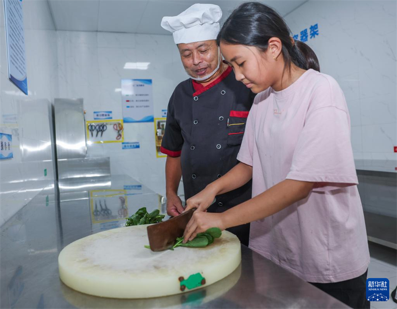 Το χρυσ? φθιν?πωρο καλωσορ?ζει μια μεγ?λη συγκομιδ? στην πανεπιστημιο?πολη απ? του? μαθητ?? πρακτικ?? ?σκηση? του δημοτικο?