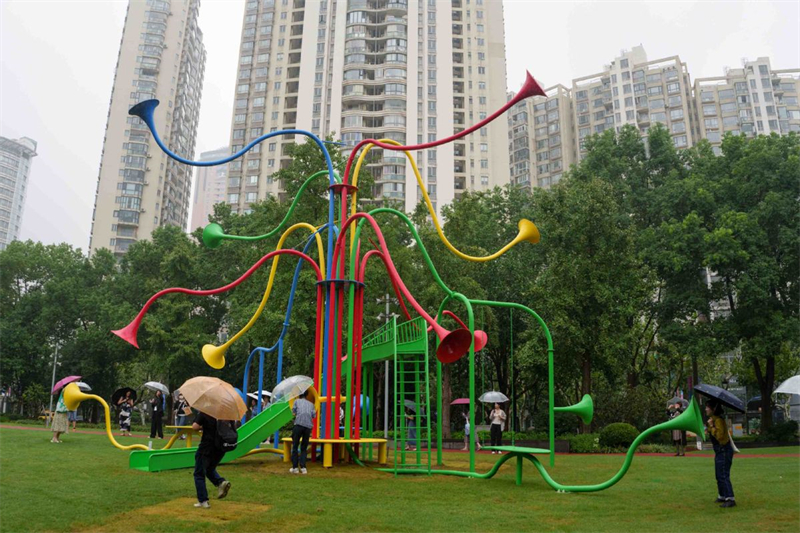 Οτομ?ρι-Το δ?σο? του ?χου (Otonomori - Sound Forest) ?ργο του Ι?πωνα καλλιτ?χνγ Yuri Suzuki. chinadaily.com.cn