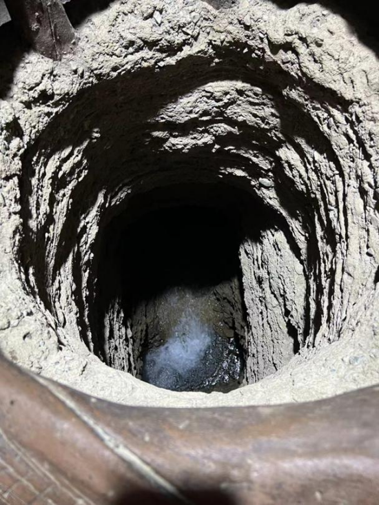 Αγωγ?? Καρ?ζ το ?Σινικ? Τε?χο??των Υπ?γειων Υδ?των??τη??Κ?να?