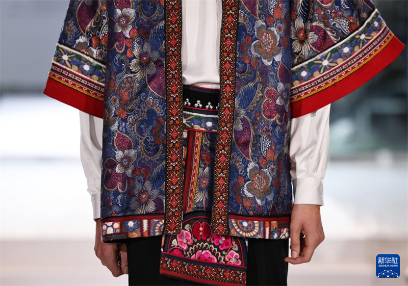 Το κ?ντημα Γι τη? π?λη? Tσουσι?νγκ ?κ?νει το ντεμπο?το του? στο Παρ?σι