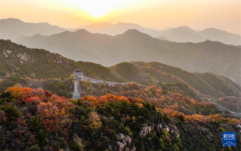 Φθινοπωριν? πρωιν? στο τμ?μα Μπανταλ?νγκ του Σινικο? Τε?χου?. (Φωτογραφ?α / Xinhua)