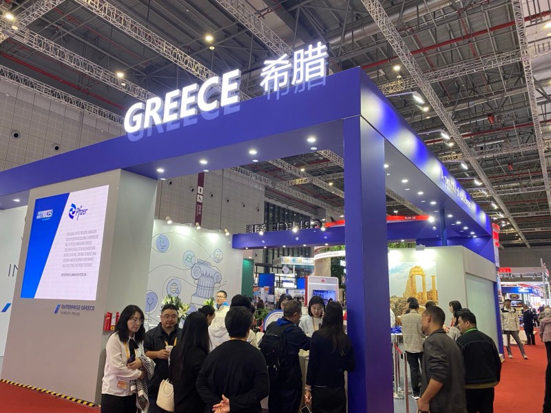 Επισκ?πτε? τη? ?κθεση? επισκ?πτονται μαζικ? το Ελληνικ? περ?πτερο στην 7η Κινεζικ? ?κθεση Διεθν?ν Εισαγωγ?ν στην Σαγκ?η, 7/11/2025.(Φωτογραφ?α/People’s Daily Online). 