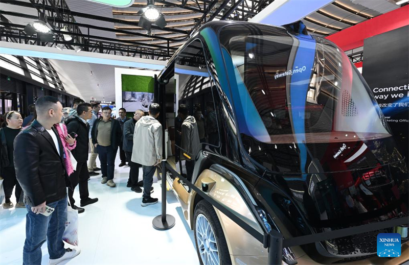 Η ?κθεση με τ?τλο “Φω? του Διαδικτ?ου” ξεκιν? κατ? τη δι?ρκεια τη? Συν?δου Κορυφ?? Γουτζ?ν τη? Παγκ?σμια? Δι?σκεψη? Διαδικτ?ου για το 2024