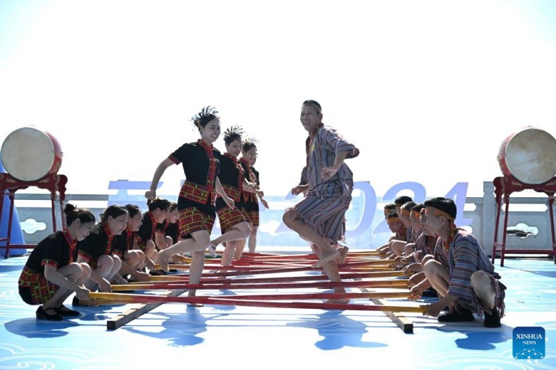 Γκαλ? για του? 12ου? Εθνικο?? Παραδοσιακο?? Αγ?νε? Εθνοτικ?ν Μειονοτ?των τη? Κ?να? ?πραγματοποι?θηκε στην π?λη Σανγι?