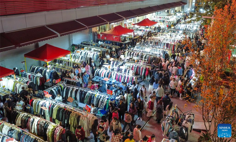 Η π?λη Κουνμ?νγκ στην επαρχ?α Γιουν?ν, εντε?νει τι? προσπ?θει?? τη? για την αν?πτυξη τη? νυχτεριν?? οικονομ?α?