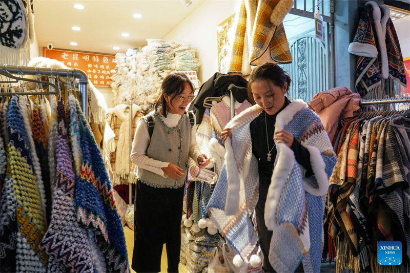 Η π?λη Κουνμ?νγκ στην επαρχ?α Γιουν?ν, εντε?νει τι? προσπ?θει?? τη? για την αν?πτυξη τη? νυχτεριν?? οικονομ?α?