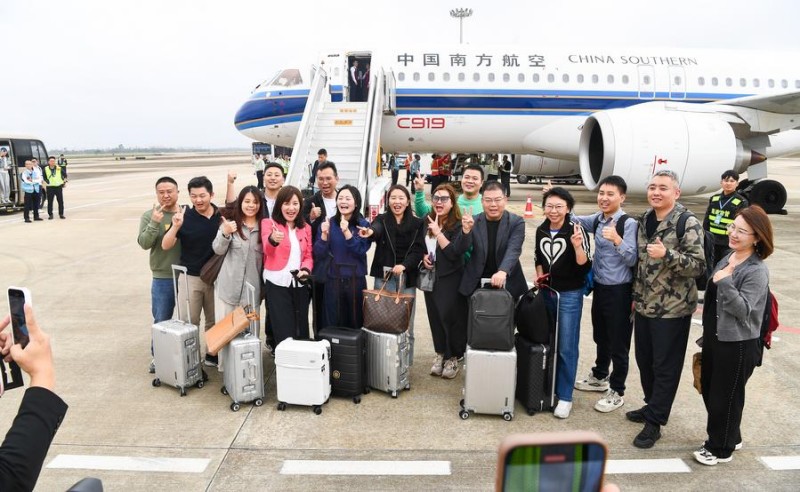 Η πρ?τη αεροπορικ? σ?νδεση τη? ν?σου Χα?κο? με την Γκουανγκζο?