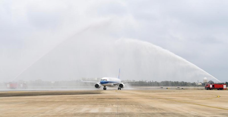 Η πρ?τη αεροπορικ? σ?νδεση τη? ν?σου Χα?κο? με την Γκουανγκζο?