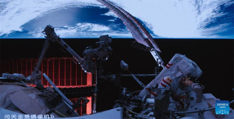 Το πλ?ρωμα του Shenzhou-19 ολοκληρ?νει τι? πρ?τε? εξωδιαστημικ?? δραστηρι?τητε? (EVAs)