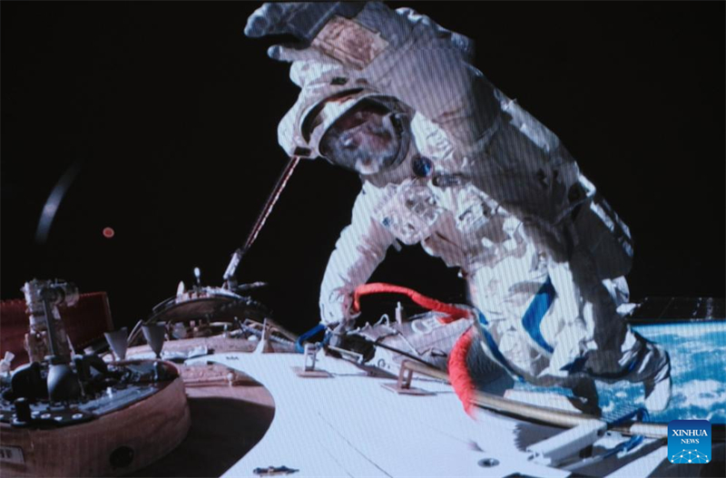 Το πλ?ρωμα του Shenzhou-19 ολοκληρ?νει τι? πρ?τε? εξωδιαστημικ?? δραστηρι?τητε? (EVAs)