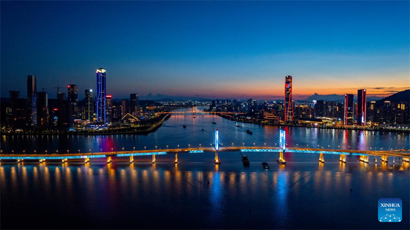 Μια ματι? στο Μακ?ο απ? ψηλ?