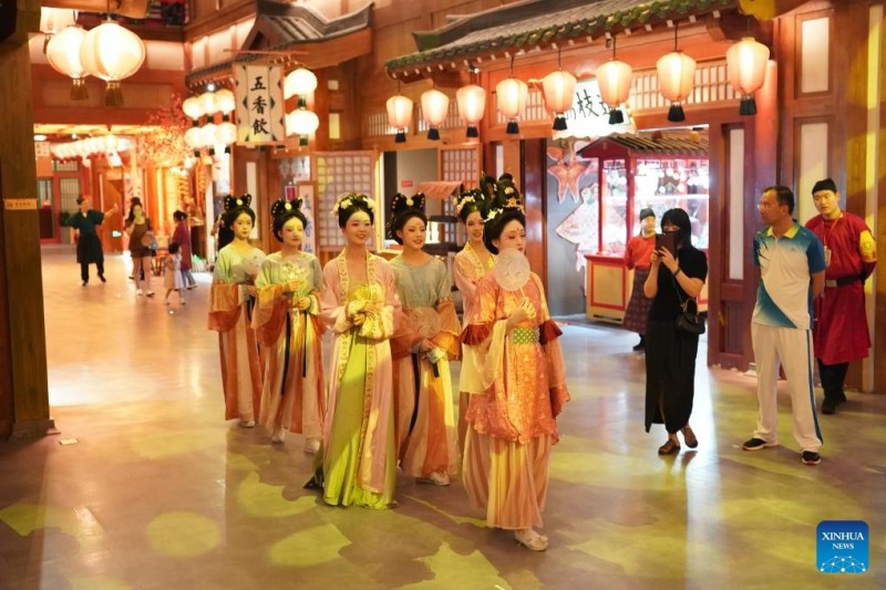 Η π?λη Σι’Αν, εκε? που η παρ?δοση συναντ? το σ?μερα