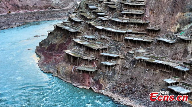 Καλ? διατηρημ?νε? αλυκ?? στη ?στ?γη του κ?σμου? στο Σιζ?νγκ