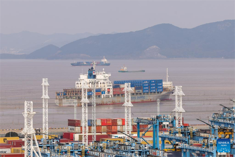 Απευθε?α? εμπορικ? θαλ?σσια διασ?νδεση Κ?να?-Ευρ?πη? (Γερμαν?α)