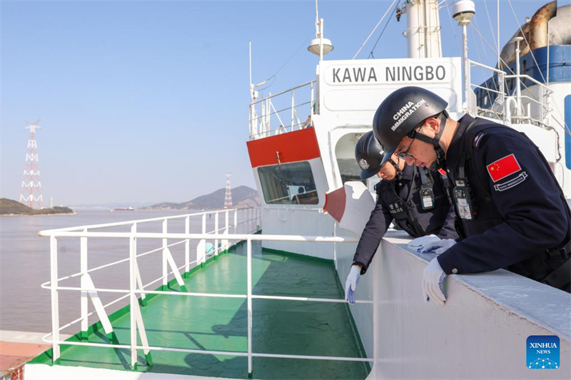 Απευθε?α? εμπορικ? θαλ?σσια διασ?νδεση Κ?να?-Ευρ?πη? (Γερμαν?α)