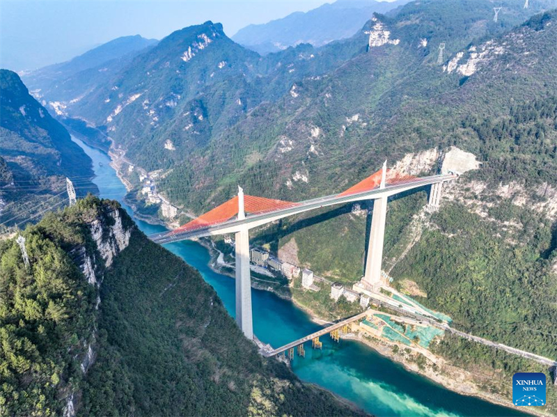 Παραδ?θηκαν τμ?ματα τη? 2η? ταχε?α? οδο? Τσονγκτσ?νγκ-Χουν?ν