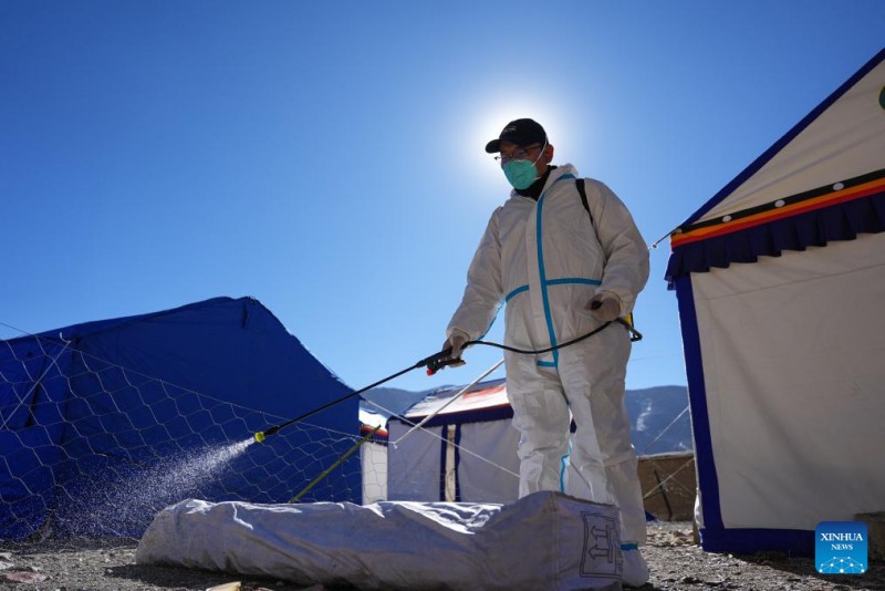 Σεισμ?? στο Θιβ?τ: Προτεραι?τητα η μετεγκατ?σταση και η περ?θαλψη των πληγ?ντων