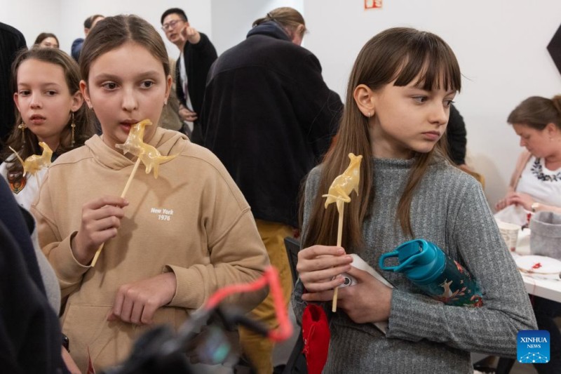 Εκδηλ?σει? εν’ ?ψει τη? Κινεζικ?? Πρωτοχρονι?? σε ?λη τη? υφ?λιο