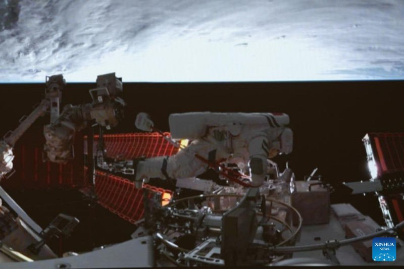 Ολοκληρ?θηκαν οι δραστηρι?τητε? εκτ?? του? σταθμο? απ? του? αστρονα?τε? του Σενζο?-19