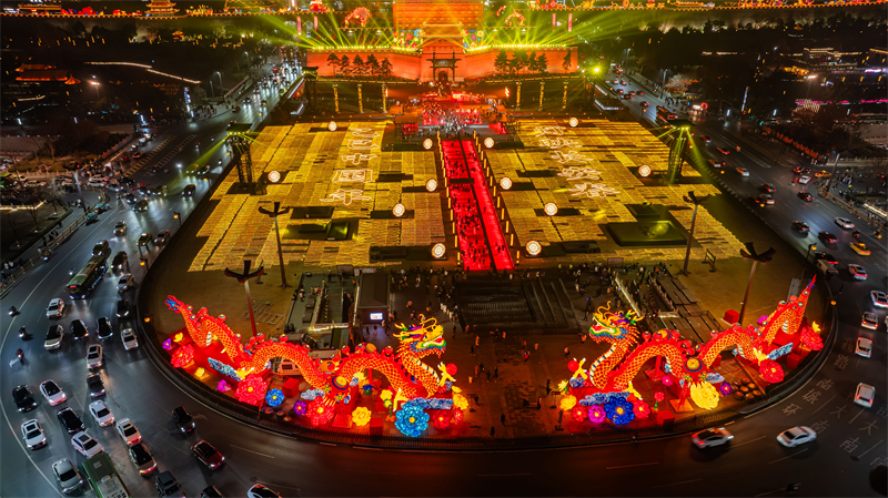 Η Μεγ?λη ?ναρξη του Φεστιβ?λ των Φαναρι?ν ξεκιν? στην π?λη Σι?ν